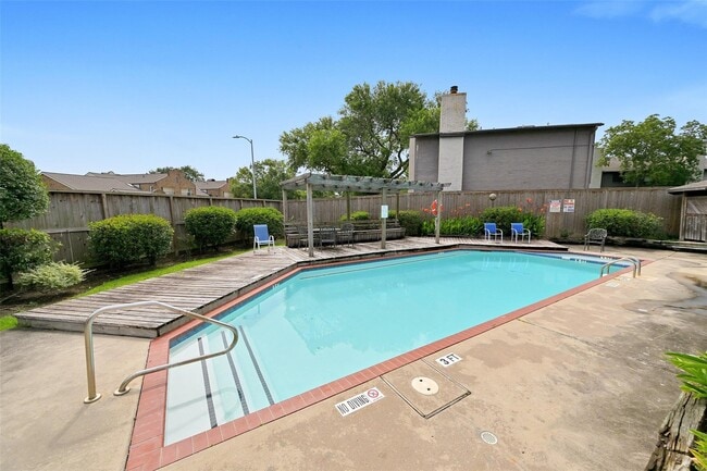 Building Photo - 2323 Fairwind Rd Unit 861 Rental