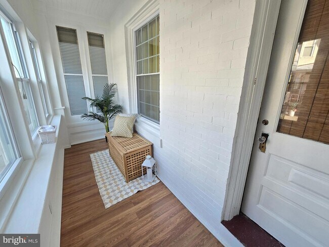 Building Photo - 3151 Pennock St