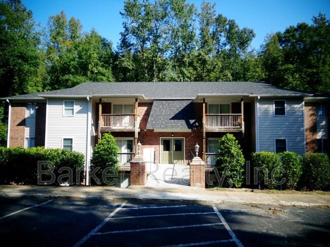 Building Photo - 201-2B E. Ransom Street Rental