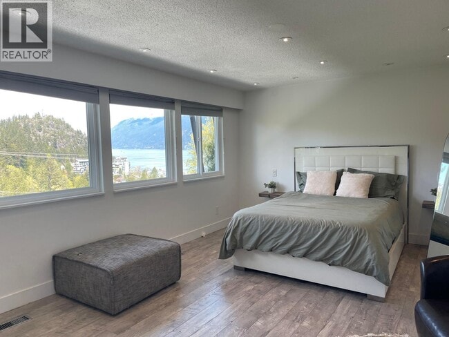 Photo - 6446 Marine Dr