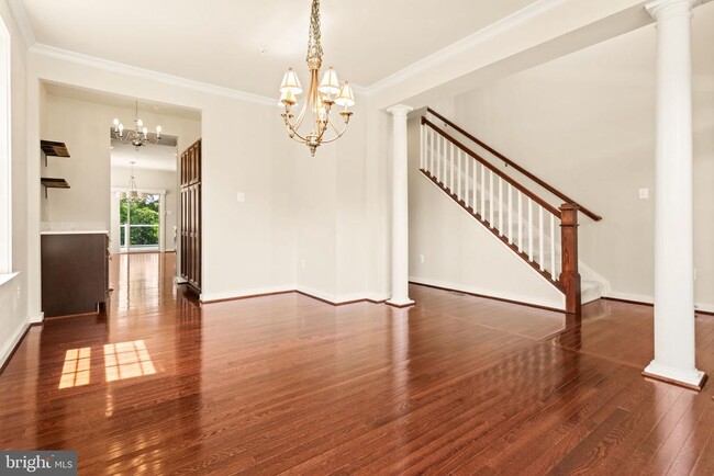 Photo - 1112 Saxton Dr