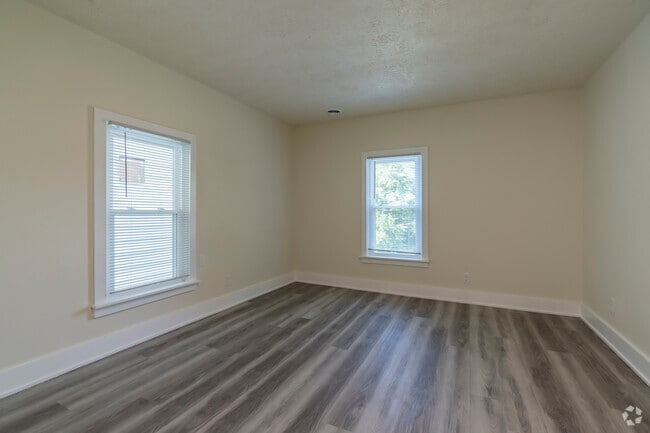 2BR, 1BA - 692SF - Bedroom 2