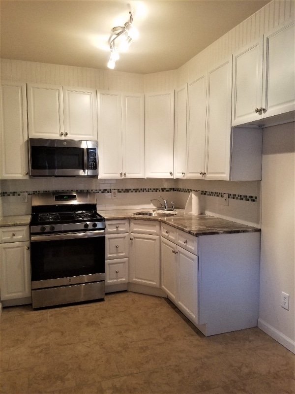 Photo - 21 W Abington Ave Unit Front