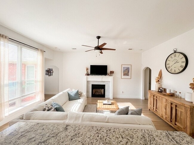 Photo - Beautiful single-story home for lease