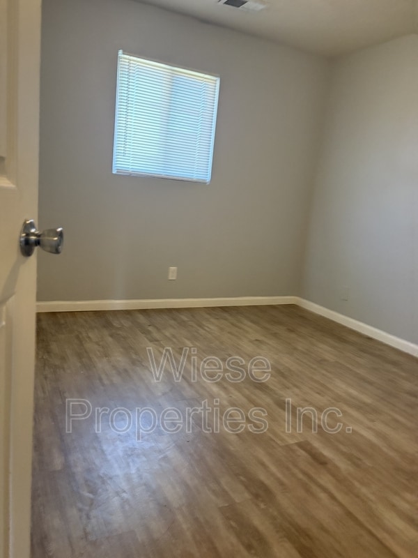 Photo - 824 E Ridgely Ave