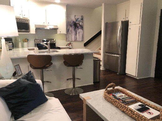 Photo - $2250 Furnished 2-Bed Guesthouse w/ Pool