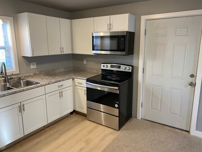 Photo - 1024 Saint Clair Ave
