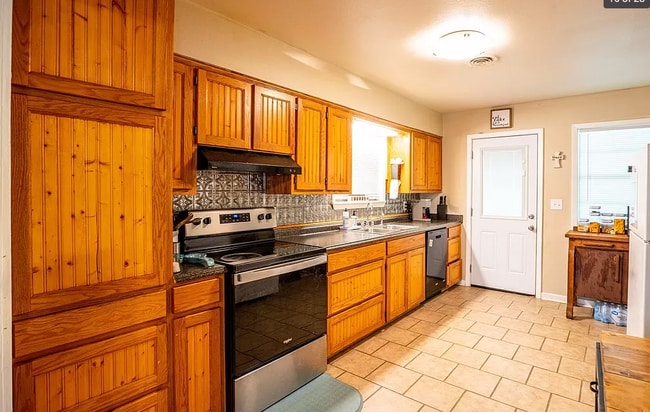 Photo - 1409 Diana St