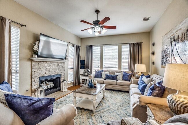 Photo - 7603 Worthing St