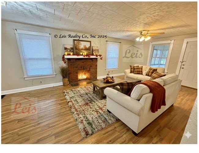 Photo - 3341 N Main St