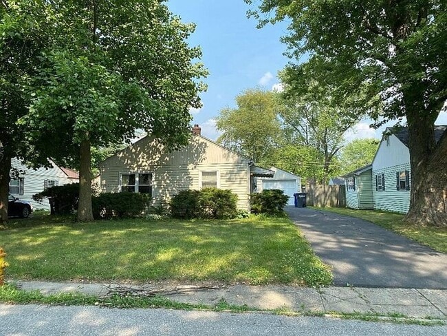 Completely updated 3 bedroom 1.5 bath home - Completely updated 3 bedroom 1.5 bath home