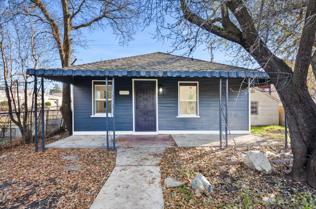 Building Photo - 1120 El Monte Ave Rental