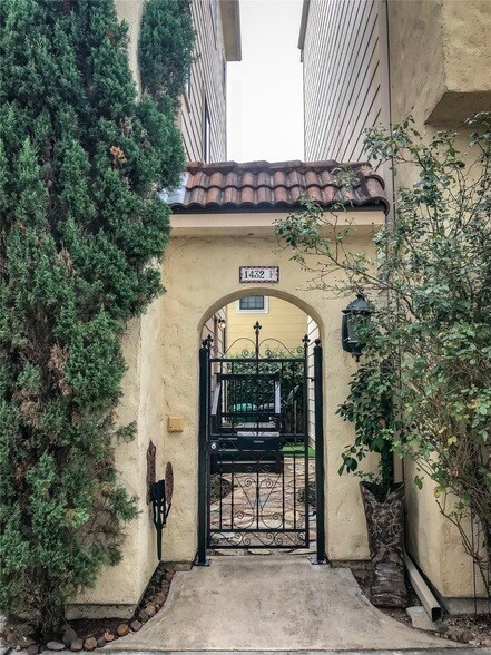 Photo - 1432 W 21st St Unit F