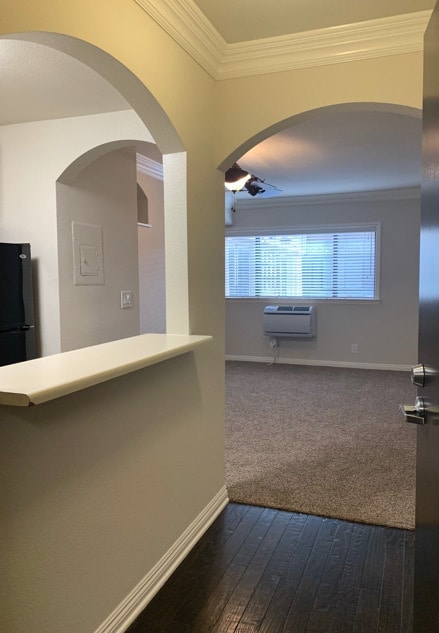 Entrada - Burbank Center Apartments