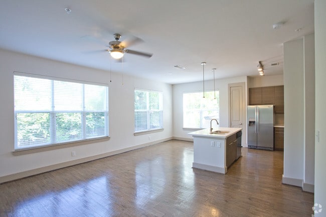 Interior Photo - Camden Lamar Heights Rental