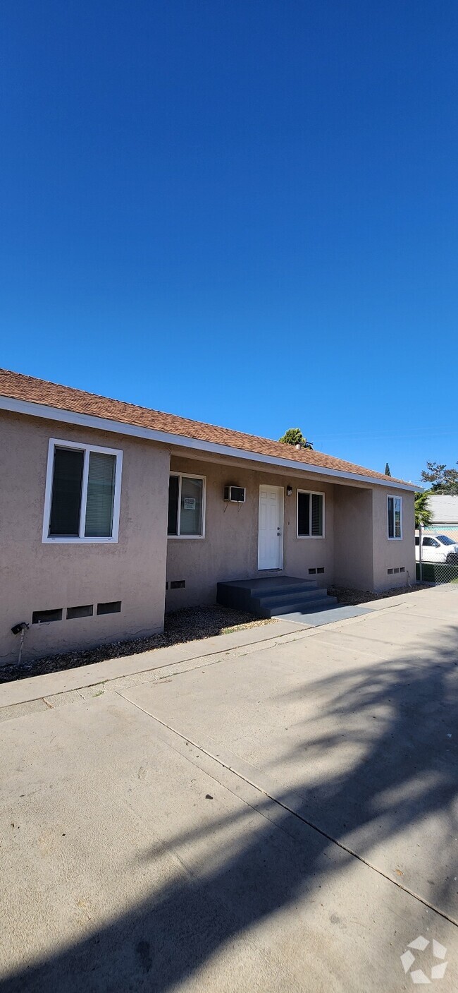 Building Photo - HST1604 Rental