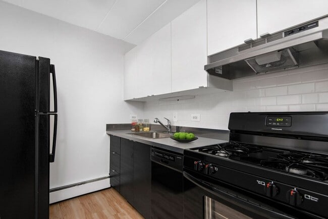 Photo - 500 W. Belmont