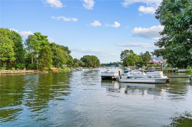 Photo - 93 Riverside Dr