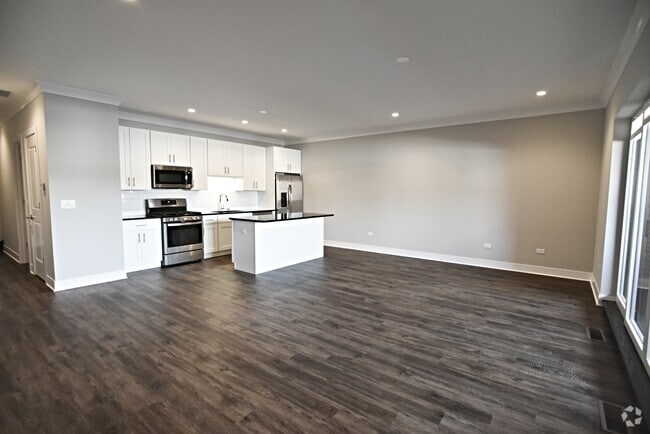Building Photo - 927 W Irving Park Rd Rental