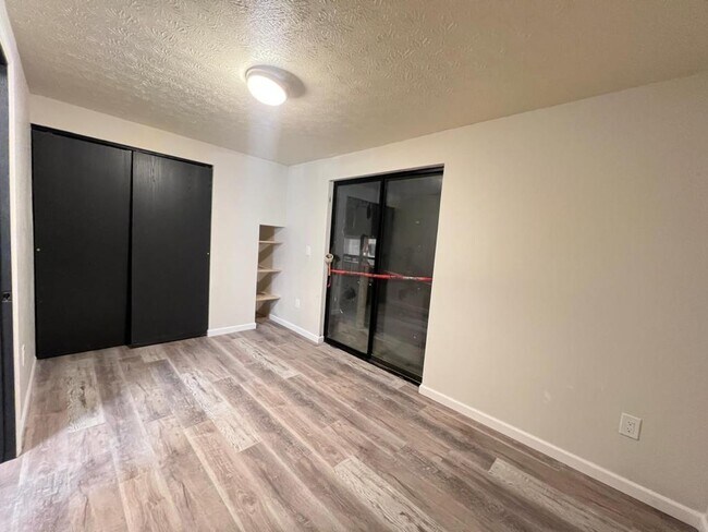 Photo - 124 W 9th Ave