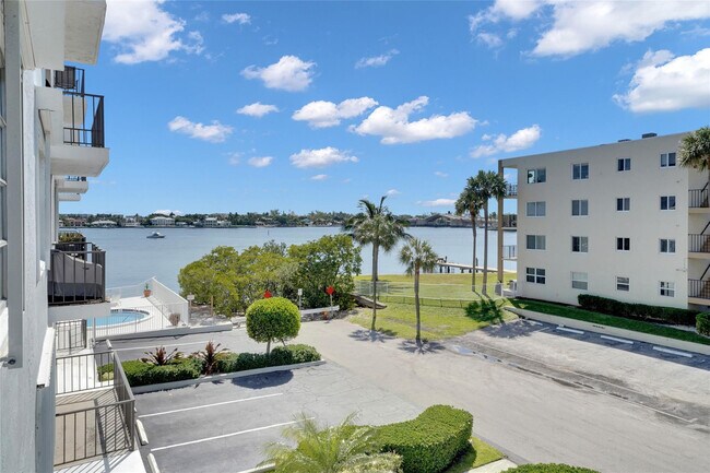 Photo - 301 Croton Ave Unit 302