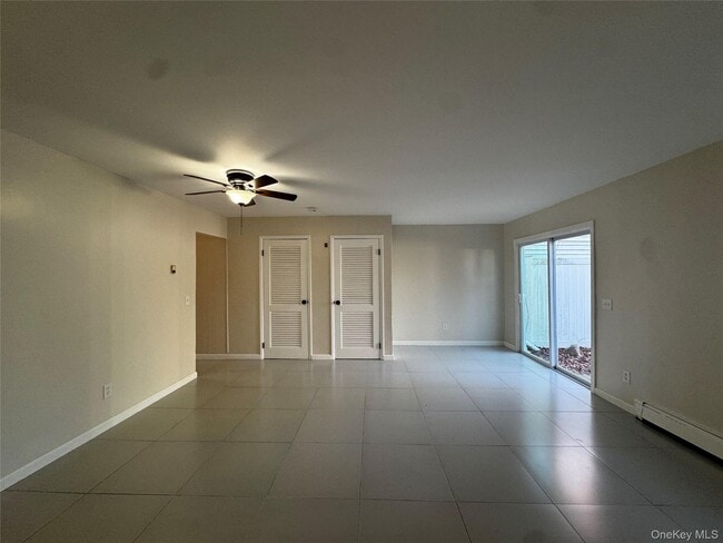 Photo - 8 Whitman Ct