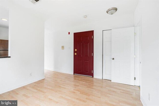Photo - 909 S 20th St Unit 3