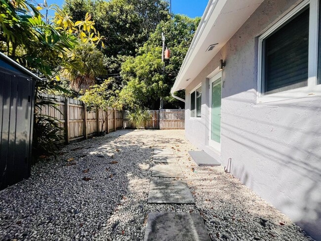 Photo - 1215 NE 17th Ave Unit 7