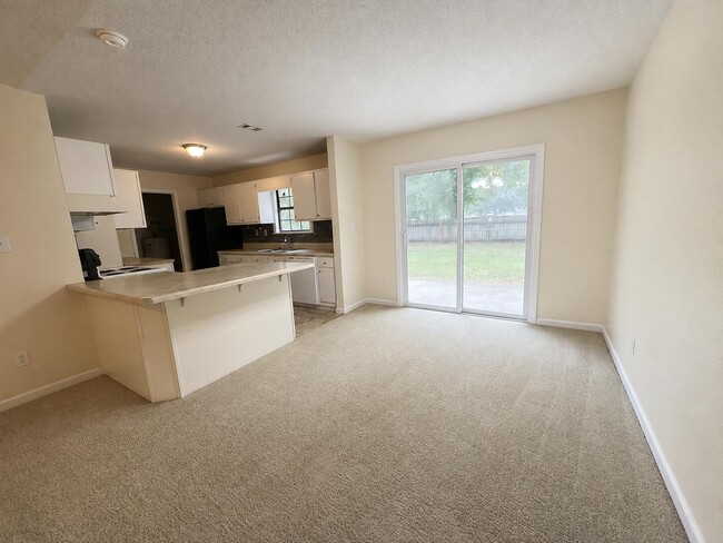 303 Springwood Cir