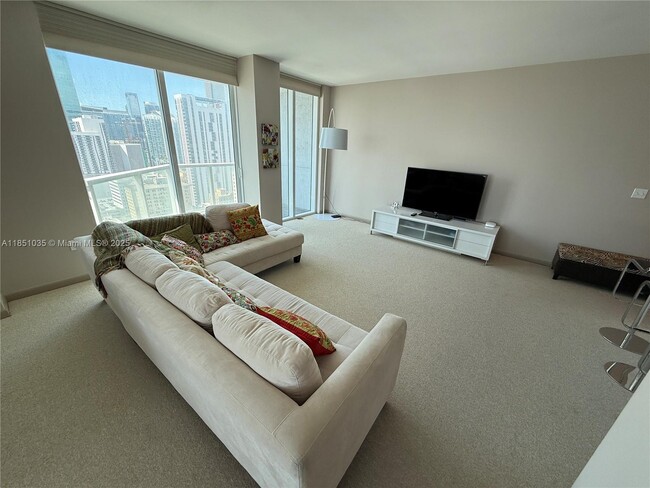 Photo - 253 NE 2nd St Unidad 3009