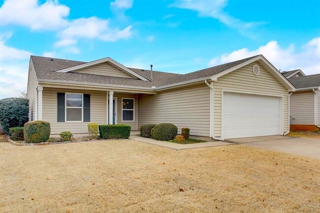 Photo - Amazing 3bed 2 Bath 2 Car Garage in Marble Leaf Addn Edmond OK