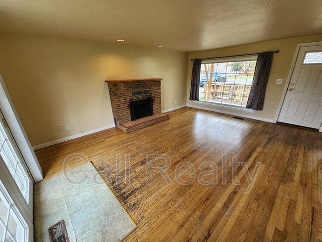 Photo - 1021 N Herald Rd