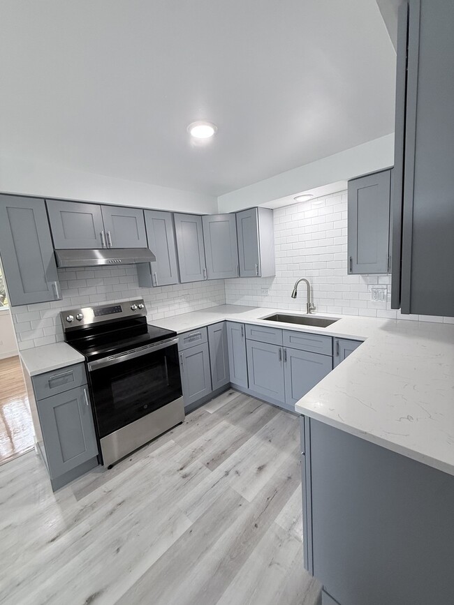 Photo - 4656 W 87th St Casa