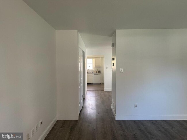 Photo - 223 E 8th Ave