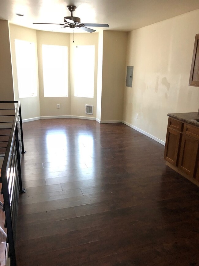 Photo - 1850 Clarence St Unidad 2nd Floor