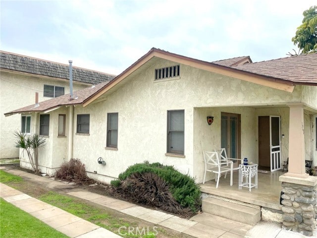 Building Photo - 320 W Mountain View Ave