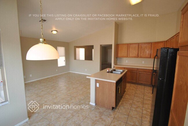 Photo - 15915 W Smokey Dr