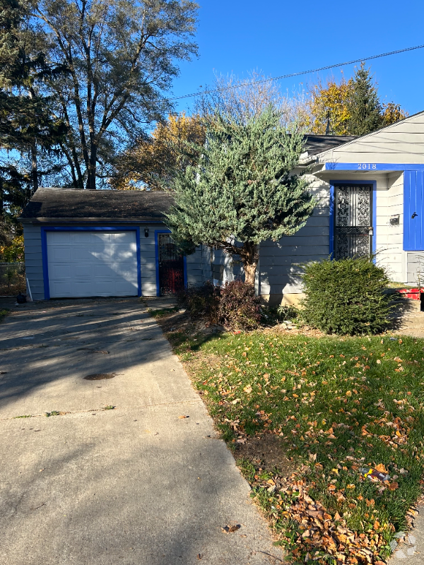 Building Photo - 2018 Wood Ln Rental