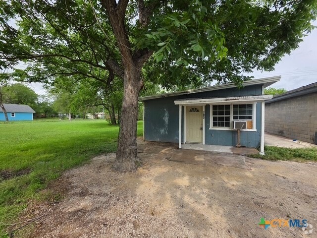 Building Photo - 702 San Antonio Ave Rental