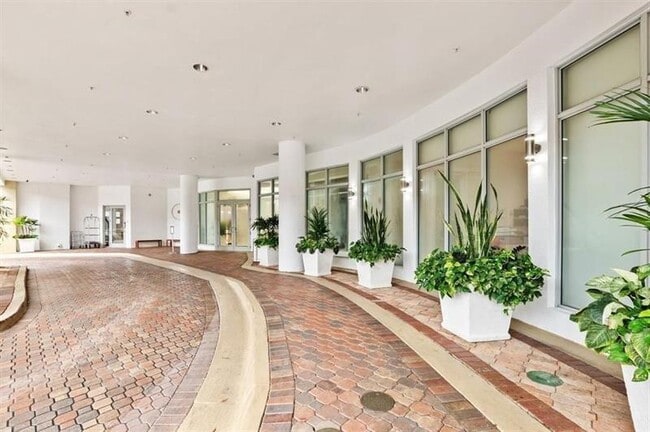 Photo - 1830 Radius Dr Unidad 703