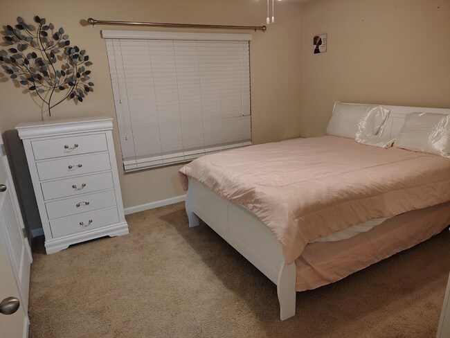 Photo - 829 Blue Hill Ln