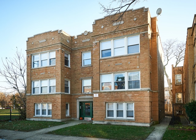 Building Photo - 3725 W Eastwood Ave Unit 2