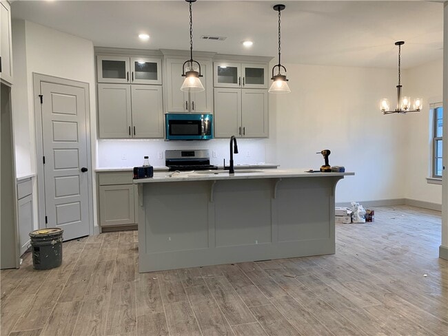 Photo - 1100 Tracey Ln