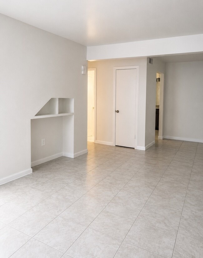 Photo - 2103 Place Rebecca Ln Unidad D5