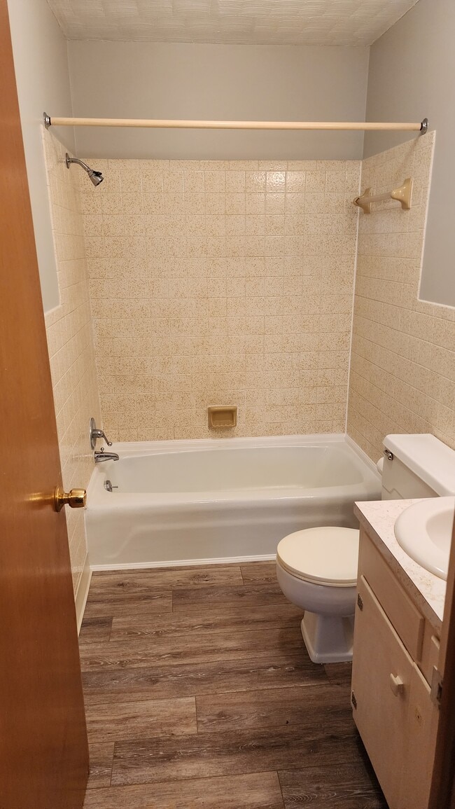 Photo - Hickory Hills Townhomes Unit 9