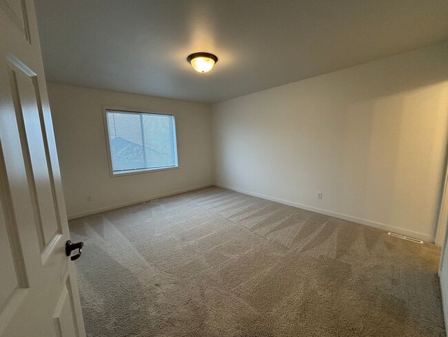 Photo - 3 Bed 3 Bath Townhome
