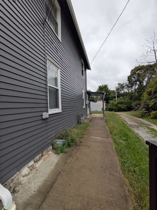 Photo - Beautifully updated 2 bed 1 bath apartment in Beaver Falls!