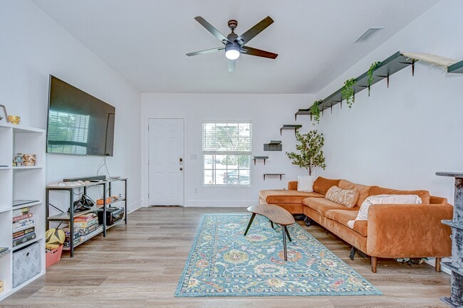 Photo - 1051 44th St S