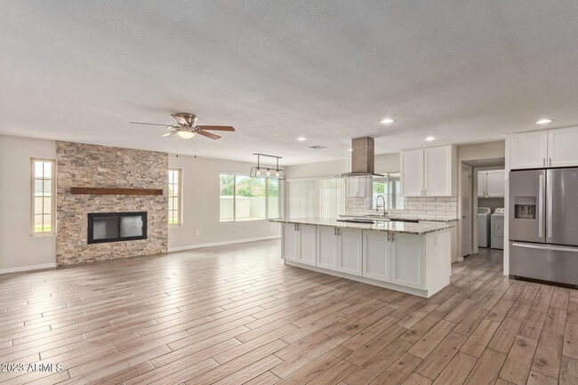 Building Photo - 4833 E Kathleen Rd