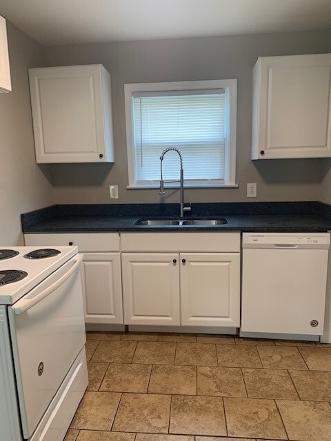 Photo - 657 W 44th St